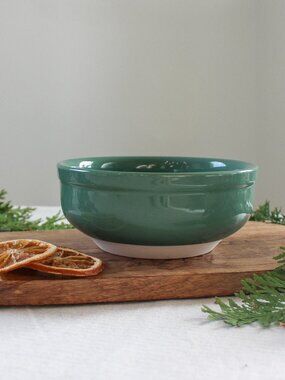 NWT Brand New Green Bowl with Raw Base